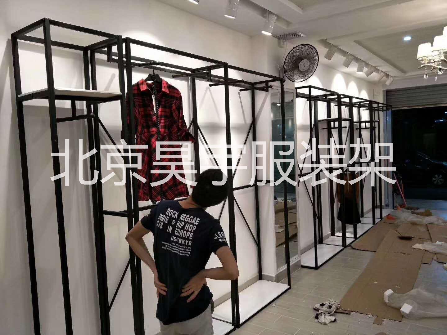 供应铁艺服装展示架 北京铁艺服装架厂家 北京铁艺服装架报价图片