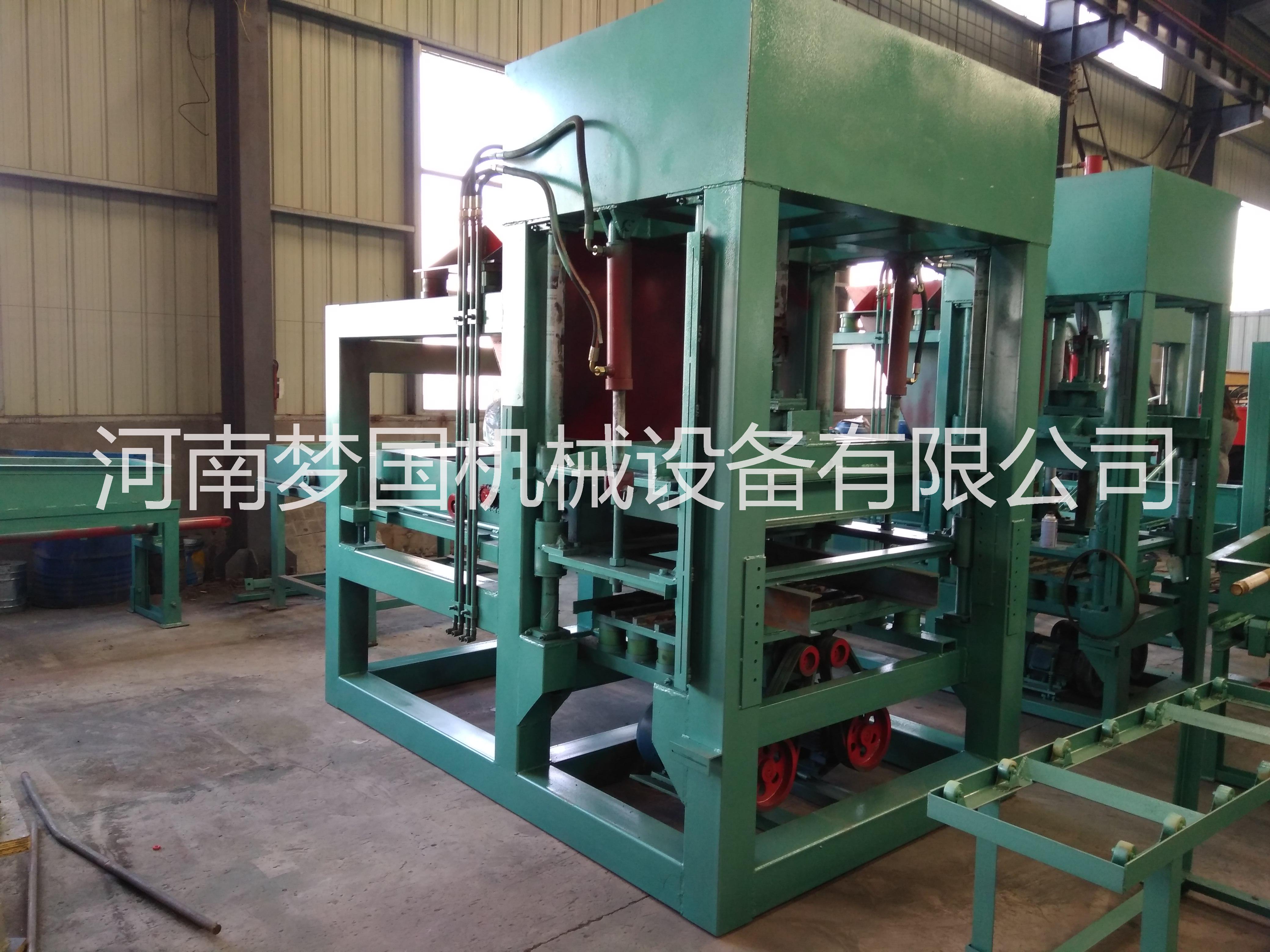 全自動(dòng)面包磚機(jī) 透水磚機(jī)護(hù)坡磚機(jī)圖片