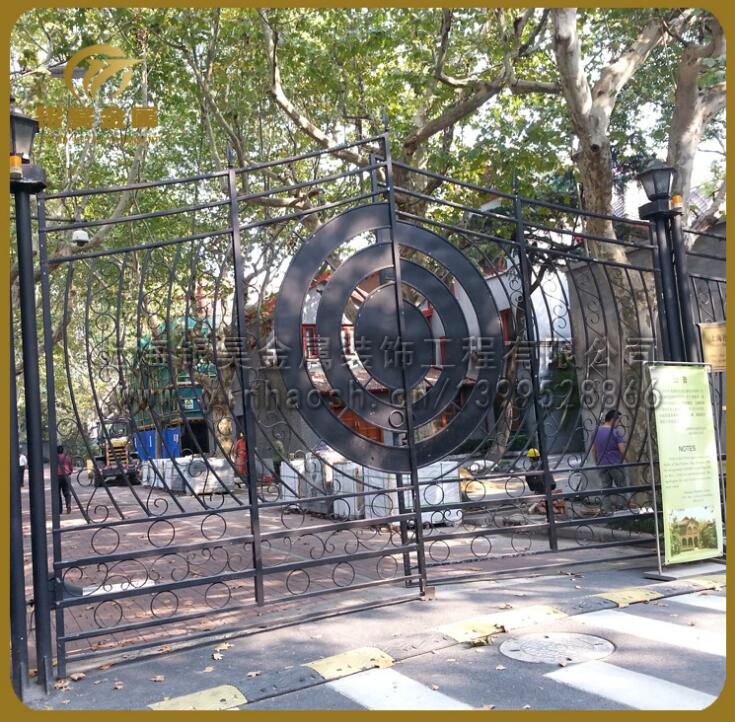 供應(yīng)電動(dòng)鐵藝大門上海電動(dòng)大門圖片