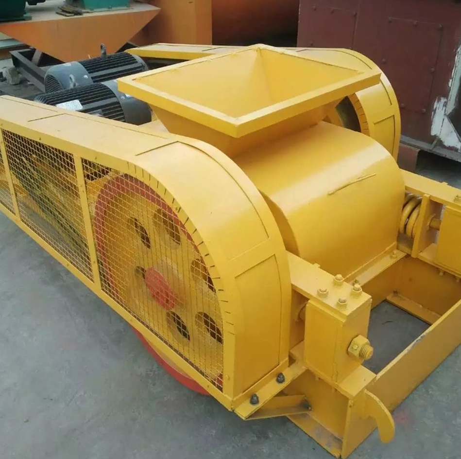 河南信聯(lián)2PG0640對輥破碎機(jī)圖片