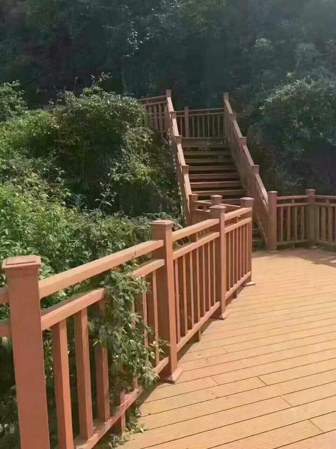 供應(yīng)青島哪家做公園木塑護(hù)欄工程圖片