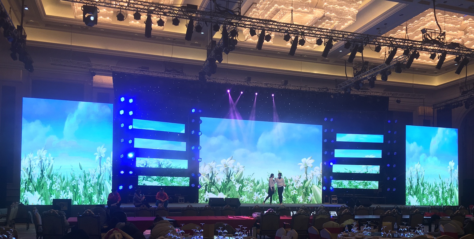 上海舞臺燈光音響租賃搭建活動策劃布置