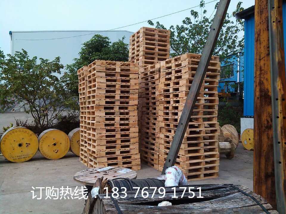 源木達(dá)  南寧 二手卡板托盤批發(fā)圖片