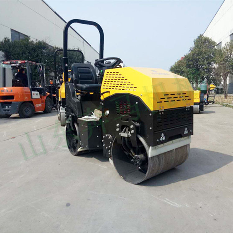 振動壓路機圖片