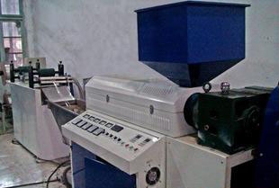 自封鏈擠出機(jī) 服裝袋拉鏈擠出機(jī) 新款PE塑料雙色拉鏈擠出機(jī)