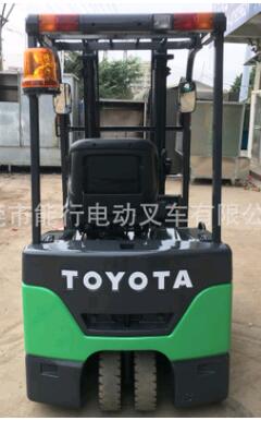 二手豐田三支點電動叉車出售圖片