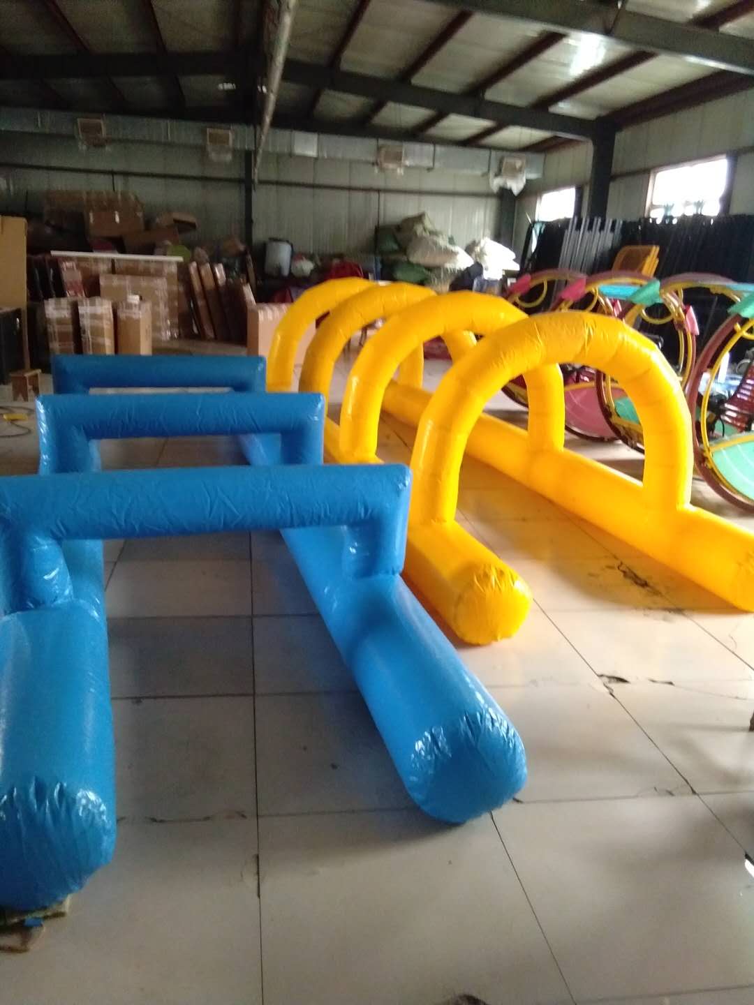 充氣跨欄北京趣味運動會道具充氣跨欄出租充氣毛毛蟲租賃