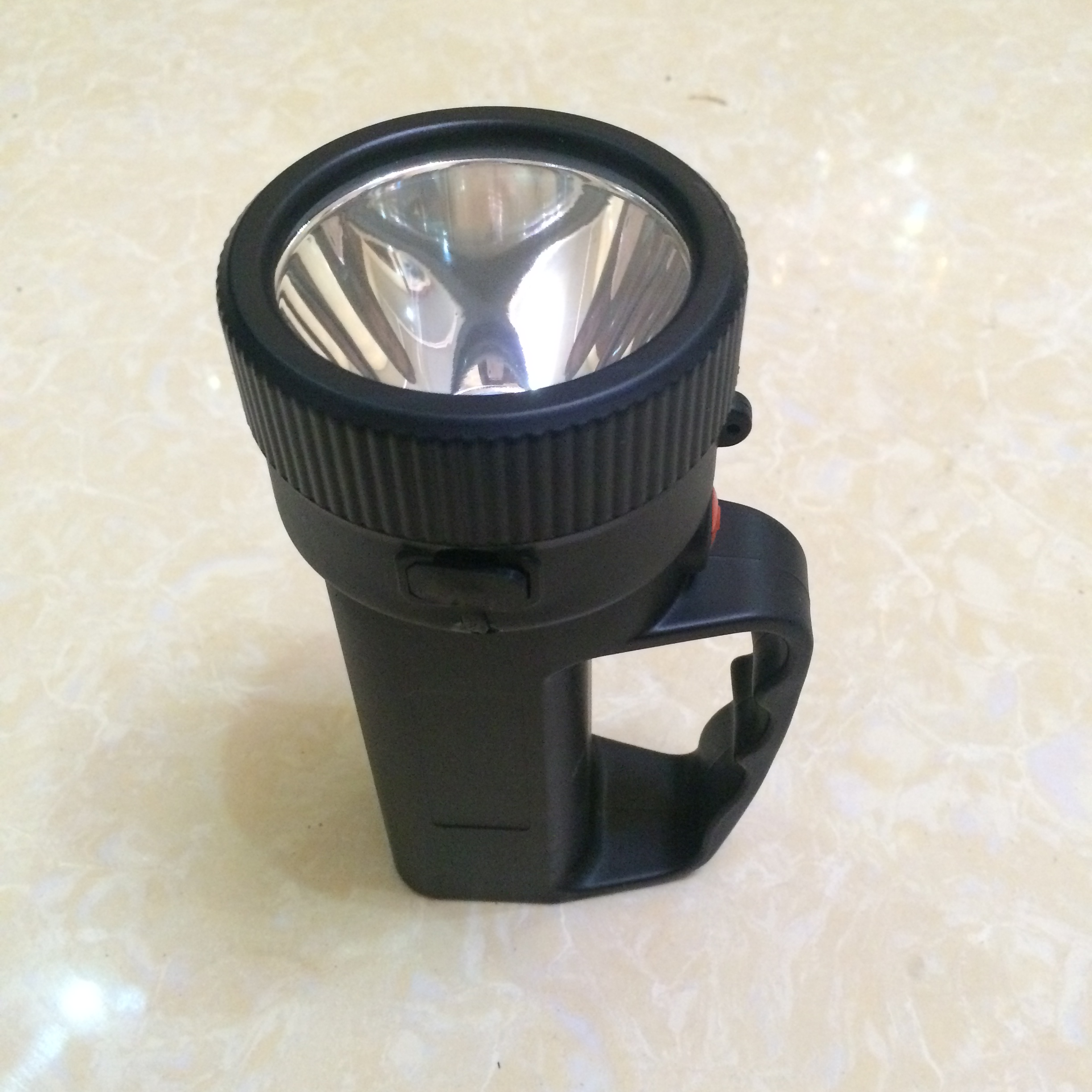 華榮BAD301防爆強(qiáng)光工作燈圖片/華榮BAD301防爆強(qiáng)光工作燈樣板圖 (2)