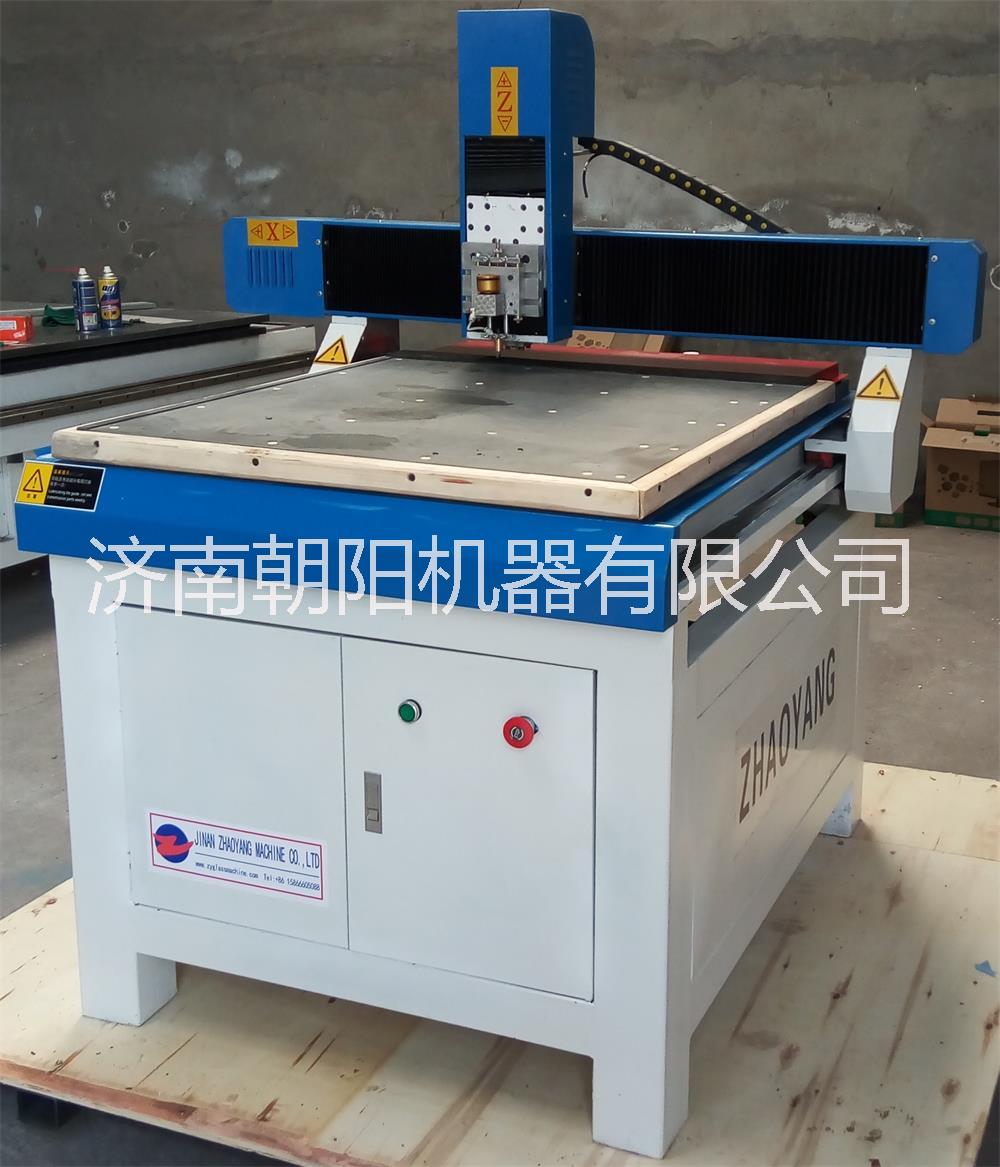 小型數(shù)控玻璃切割機圖片