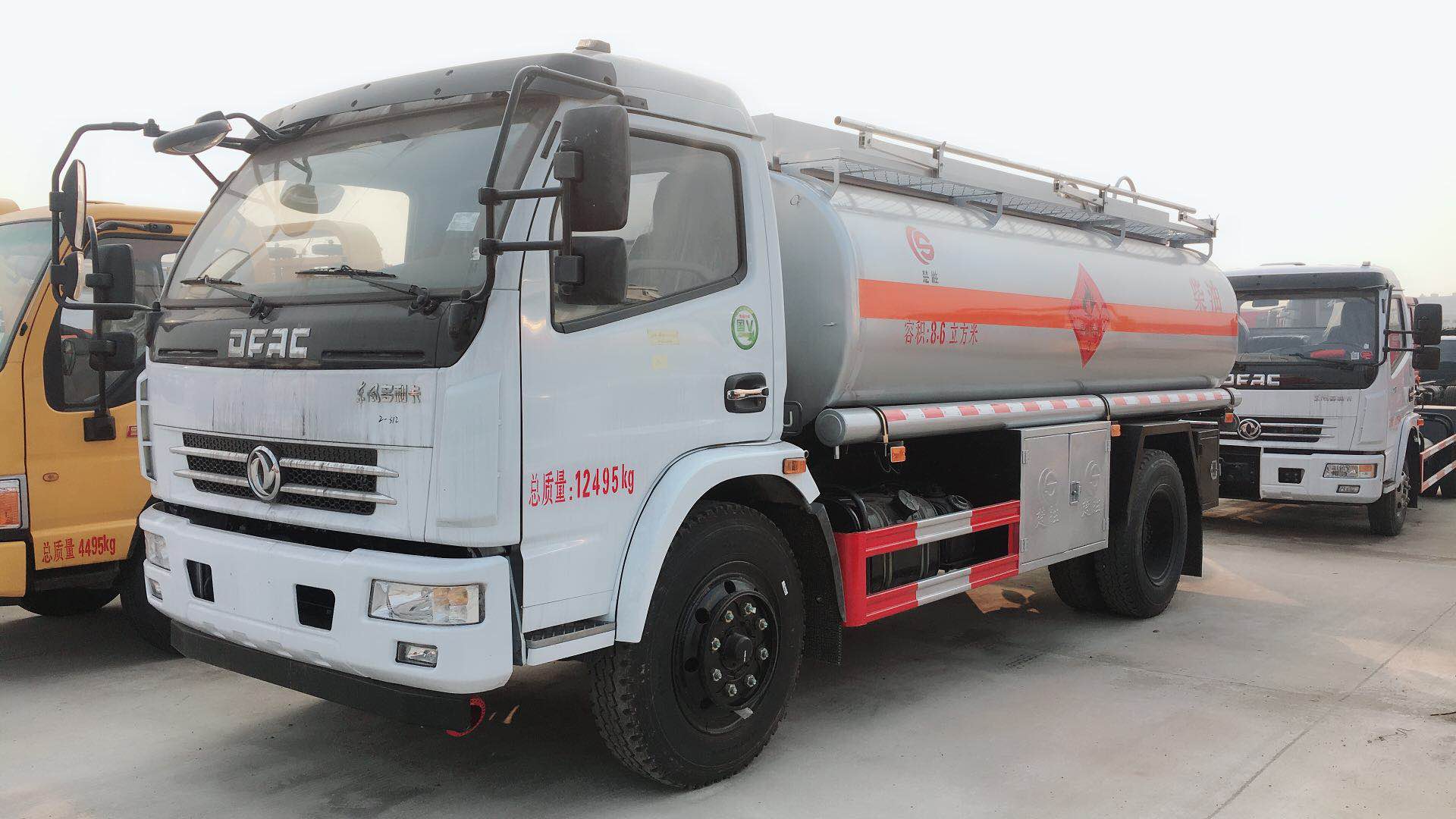 2噸至40噸油罐車及新車廠家直銷