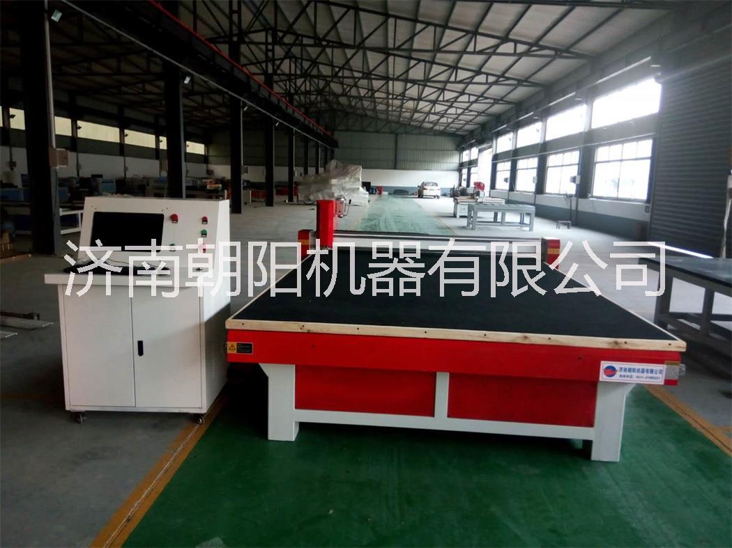 數(shù)控玻璃切割機(jī)圖片