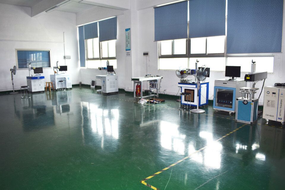 20W30W50W光纖激光鐳雕機(jī)，光纖五金塑料激光鐳射機(jī)，模具金屬激光打標(biāo)機(jī)