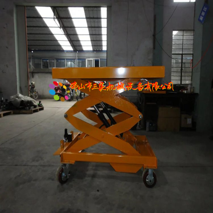 供應(yīng)長沙移動式升降臺報價 長沙移動式升降臺報價 長沙小型移動式升降臺報價