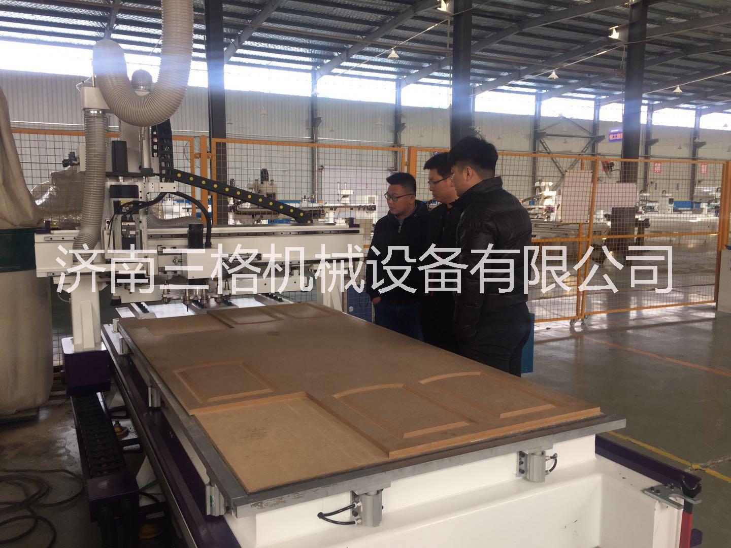 木工設備數控開料機圖片