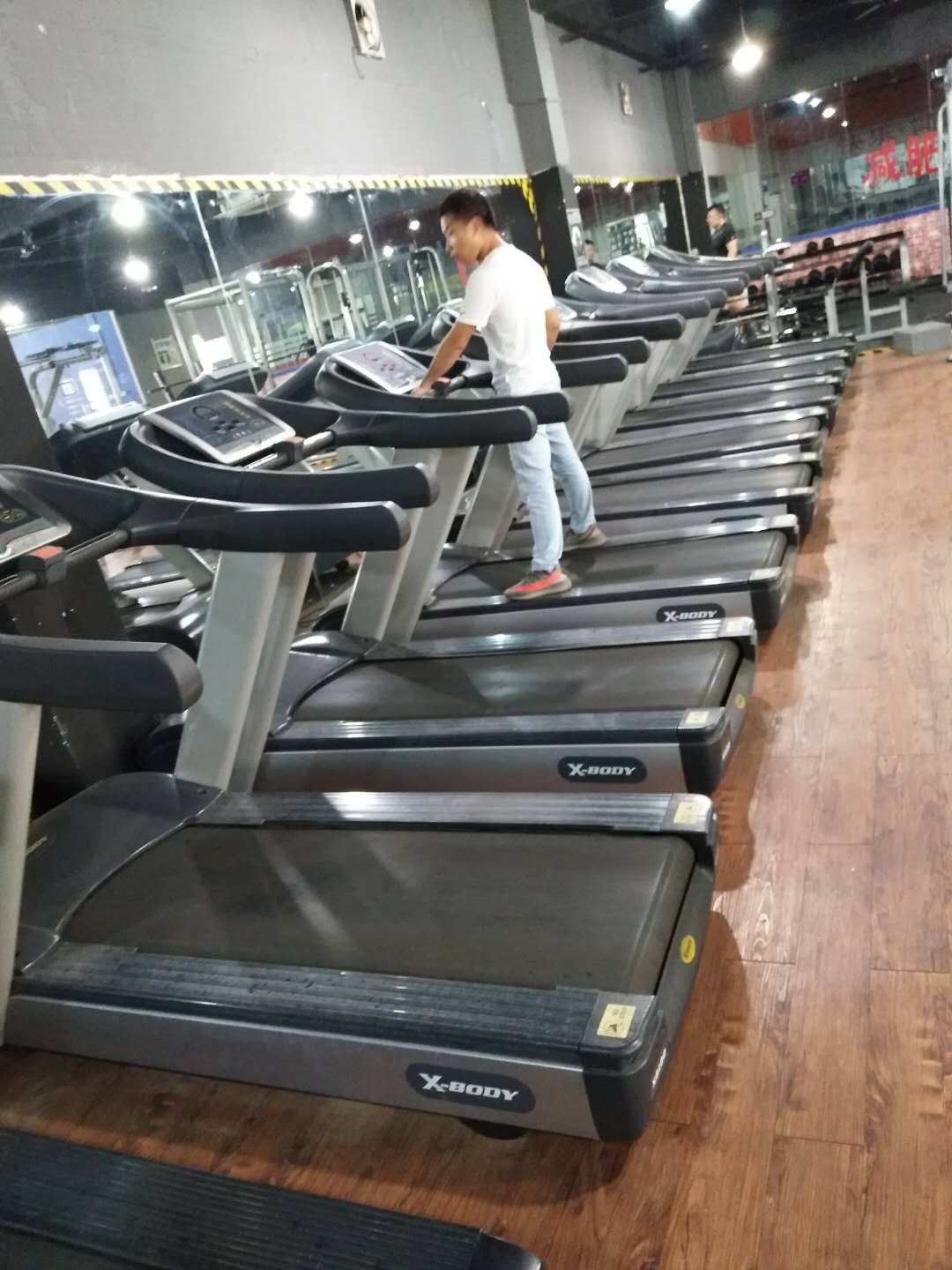 速爾跑步機(jī)維修圖片
