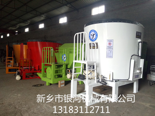 TMR飼料攪拌機選銀河機械圖片