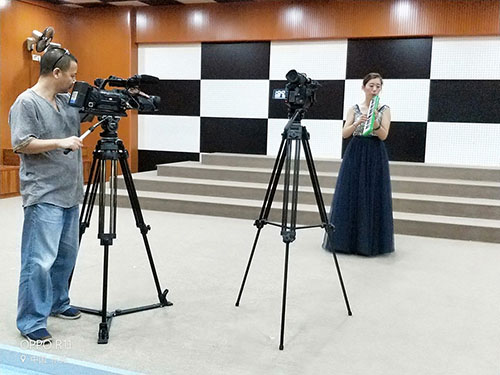 東莞攝影師帶相機(jī)承接相片拍攝圖片/東莞攝影師帶相機(jī)承接相片拍攝樣板圖 (3)