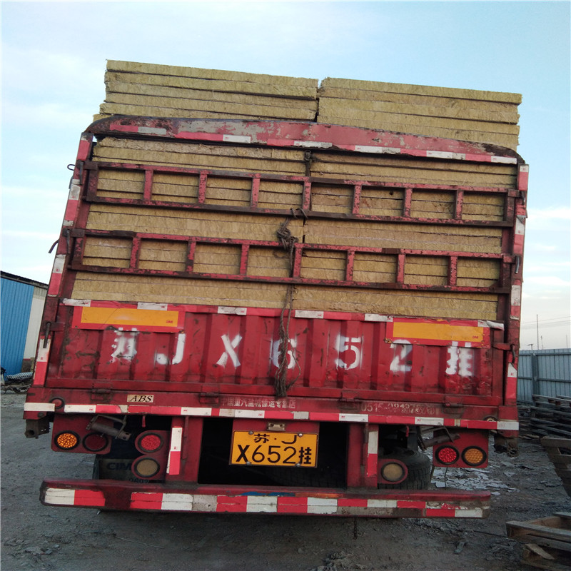 巖棉復(fù)合板 鋼網(wǎng)插絲巖棉板 砂漿水泥復(fù)合板 玻鎂巖棉板 巖棉板廠家