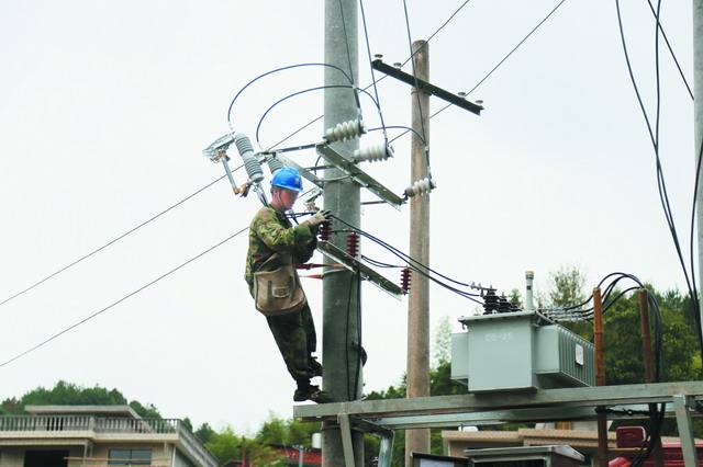 微浩科技3G/4G DTU无线传输单元电力在农村电网改造无线联网方案