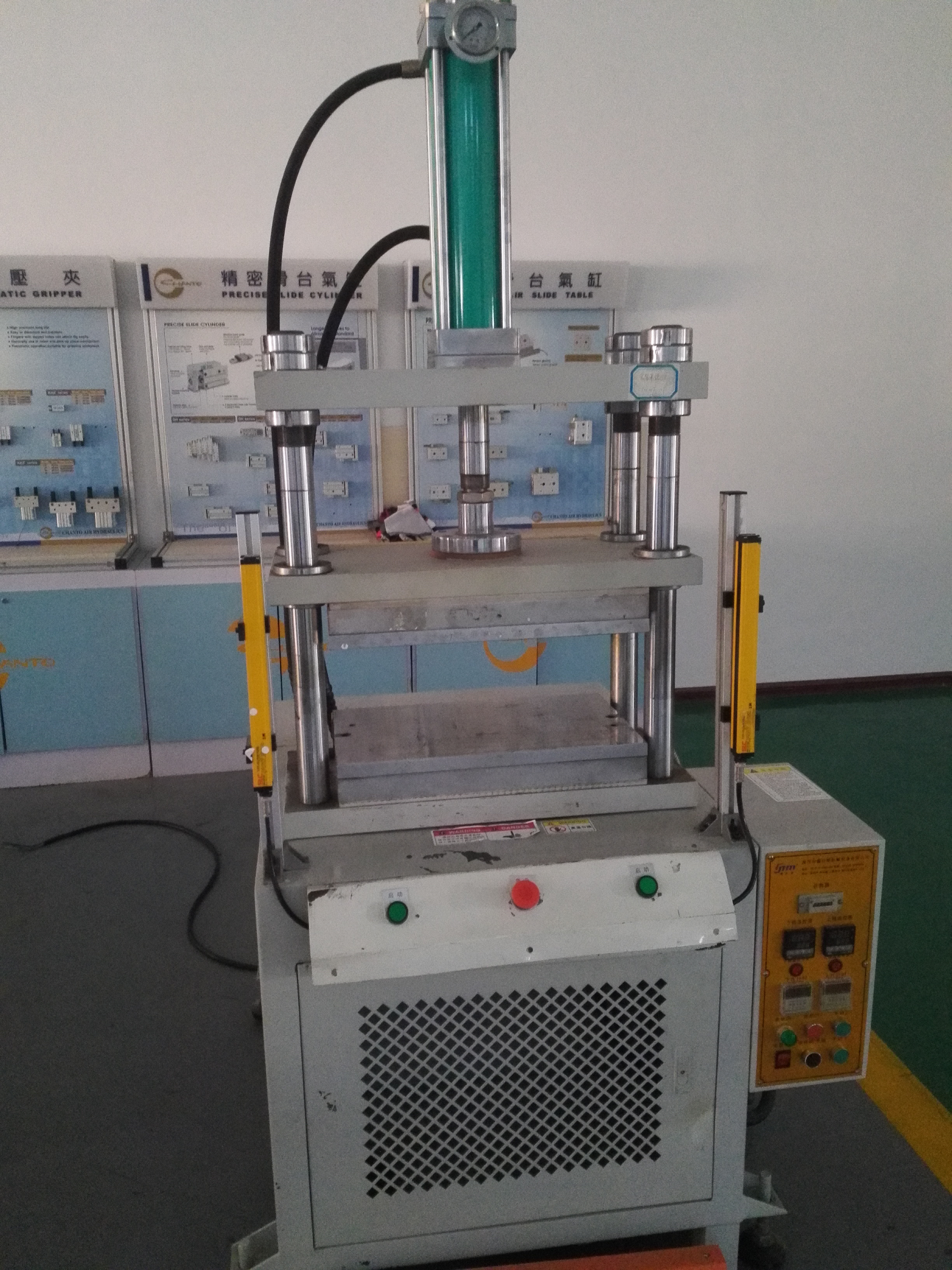 感應(yīng)熱壓鼓包機，油壓熱壓機、高壓成型機