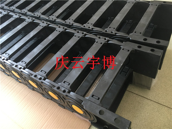 船廠用穿線坦克鏈圖片