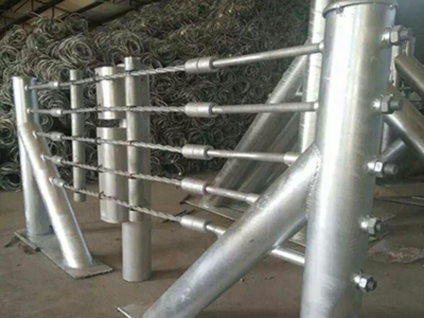 路側(cè)纜索護(hù)欄價(jià)格圖片