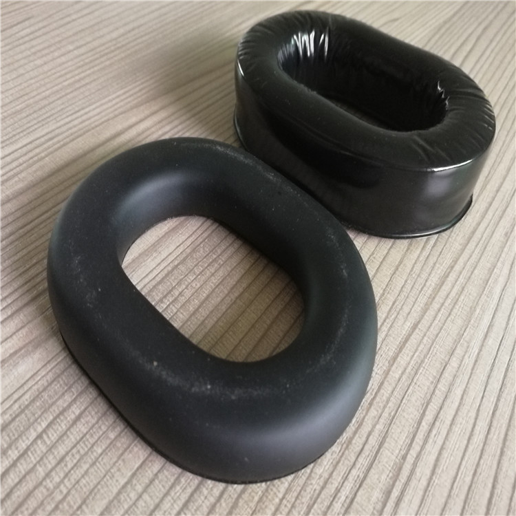 東莞專業(yè)訂做航空耳機(jī)套圖片/吸塑硅膠皮耳套報價/雙拼挖孔海綿耳套價格