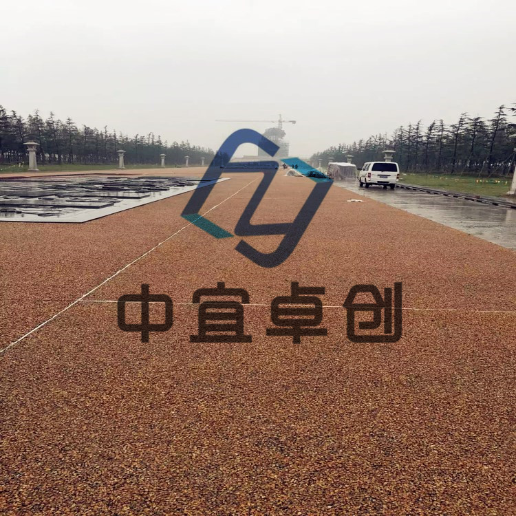 廣東專業(yè)透水混凝土施工電話，廣東專業(yè)承接透水混凝土施工 露骨料透水石施工