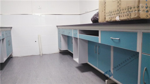 銀川實(shí)驗(yàn)臺廠家直銷，*惠，全木、鋼木、全鋼實(shí)驗(yàn)臺均有生產(chǎn)