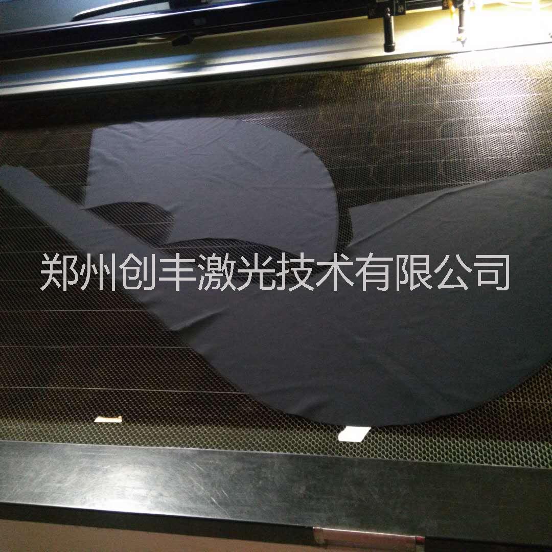 郑州高新区成衣裁片镂空加工图片