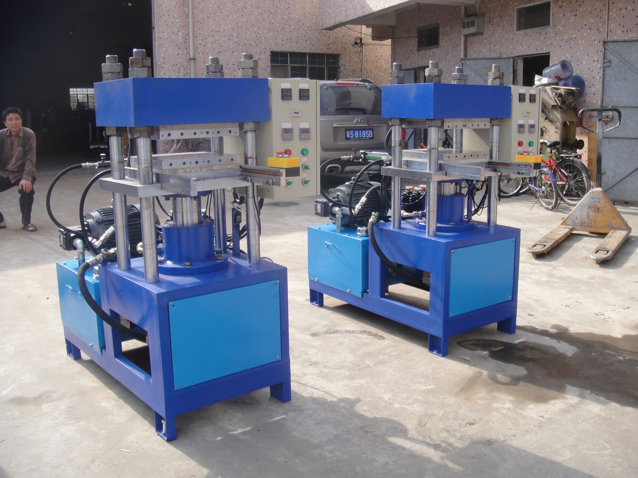 平板硫化機(jī)圖片/平板硫化機(jī)樣板圖 (3)