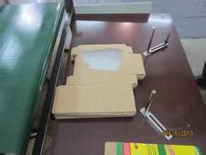 半自動貼窗機(jī)  全自動對線切角、異形紙盒貼窗機(jī)