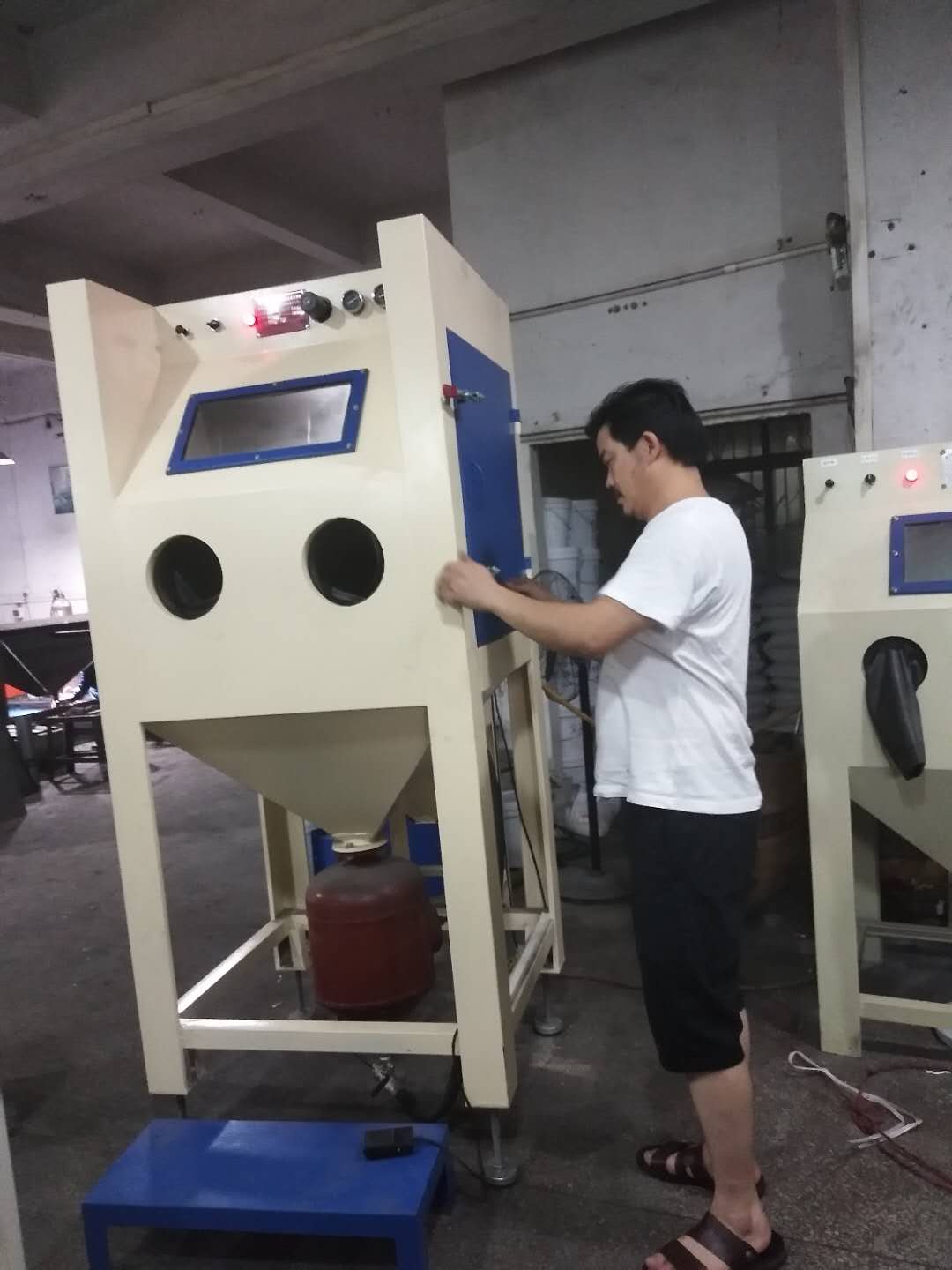 9060噴砂機(jī)圖片/9060噴砂機(jī)樣板圖 (2)