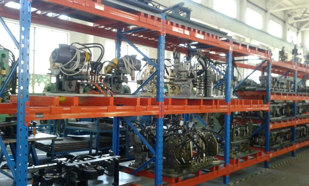 中山貨架專業(yè)制作倉(cāng)儲(chǔ)模具貨架圖片