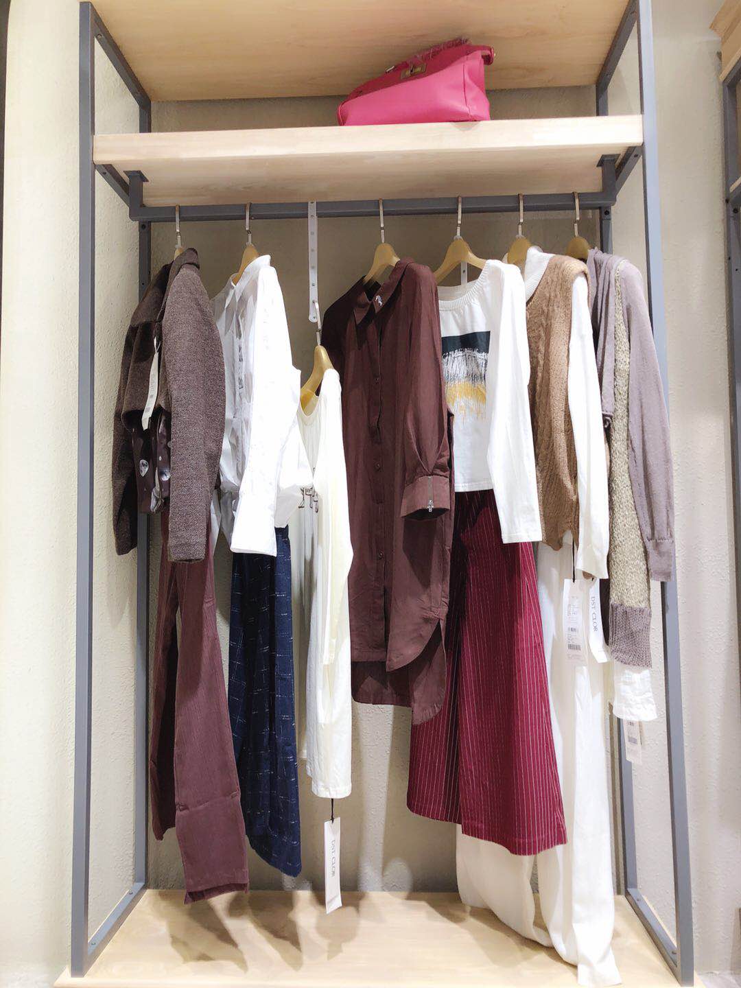 塵色品牌折扣女裝專柜外套尾貨批發(fā) 三標(biāo)齊全 一手貨源