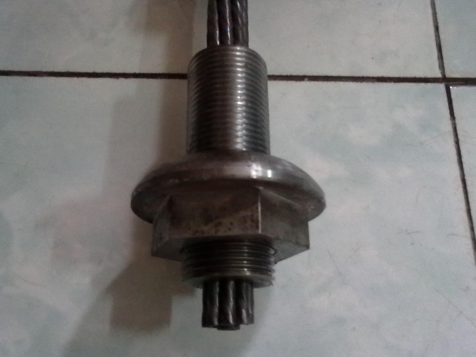 山東神華中空注漿錨索圖片