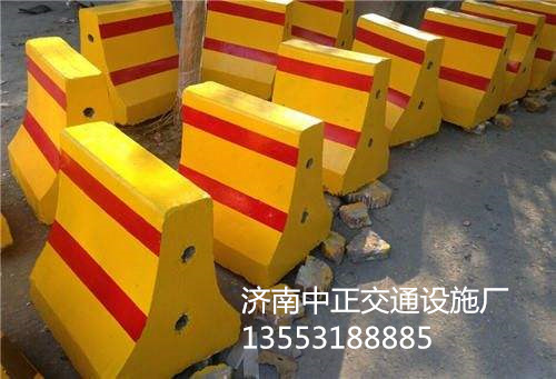 石家莊水泥隔離墩圖片