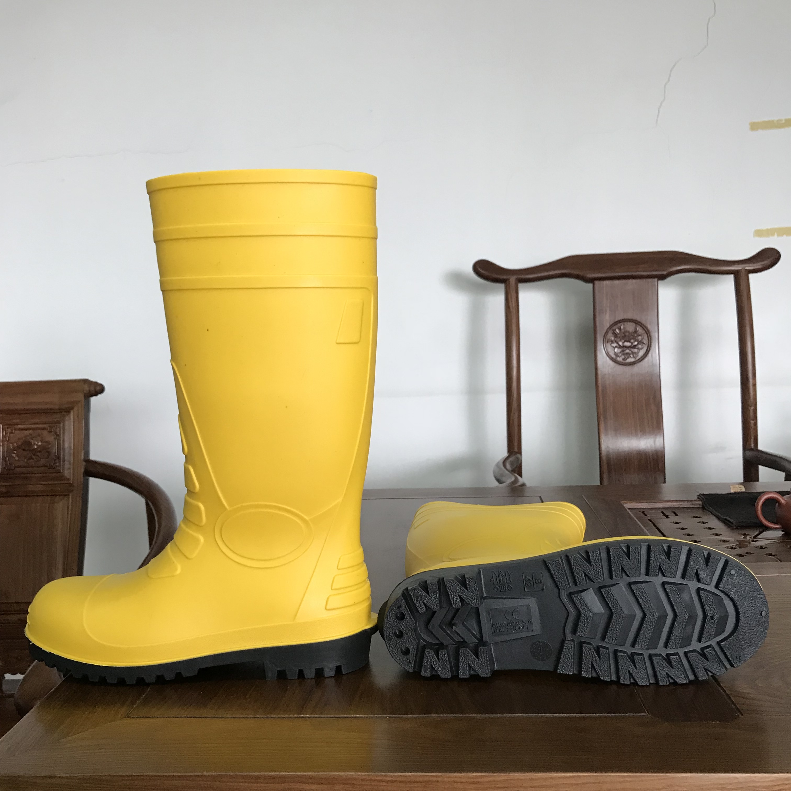 AN108黃面黑底供應(yīng)注塑鞋雨鞋PVC雨鞋防水防滑防砸防刺穿防靜電  AN108黃面黑底