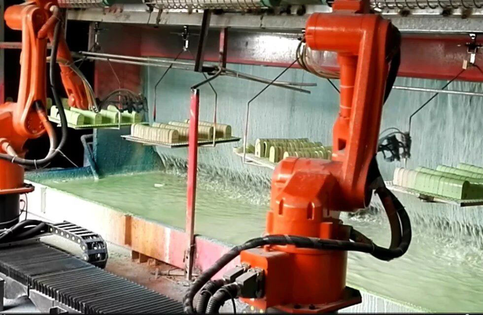 全自動噴涂機(jī)器人圖片