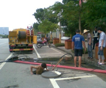 化糞池清掏圖片/化糞池清掏樣板圖 (4)