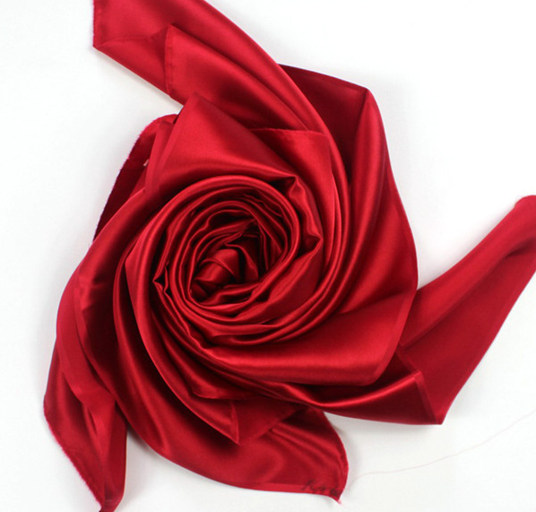 眾誠(chéng)絲綢公司經(jīng)銷批發(fā)各種優(yōu)質(zhì)的真絲彈力緞面料