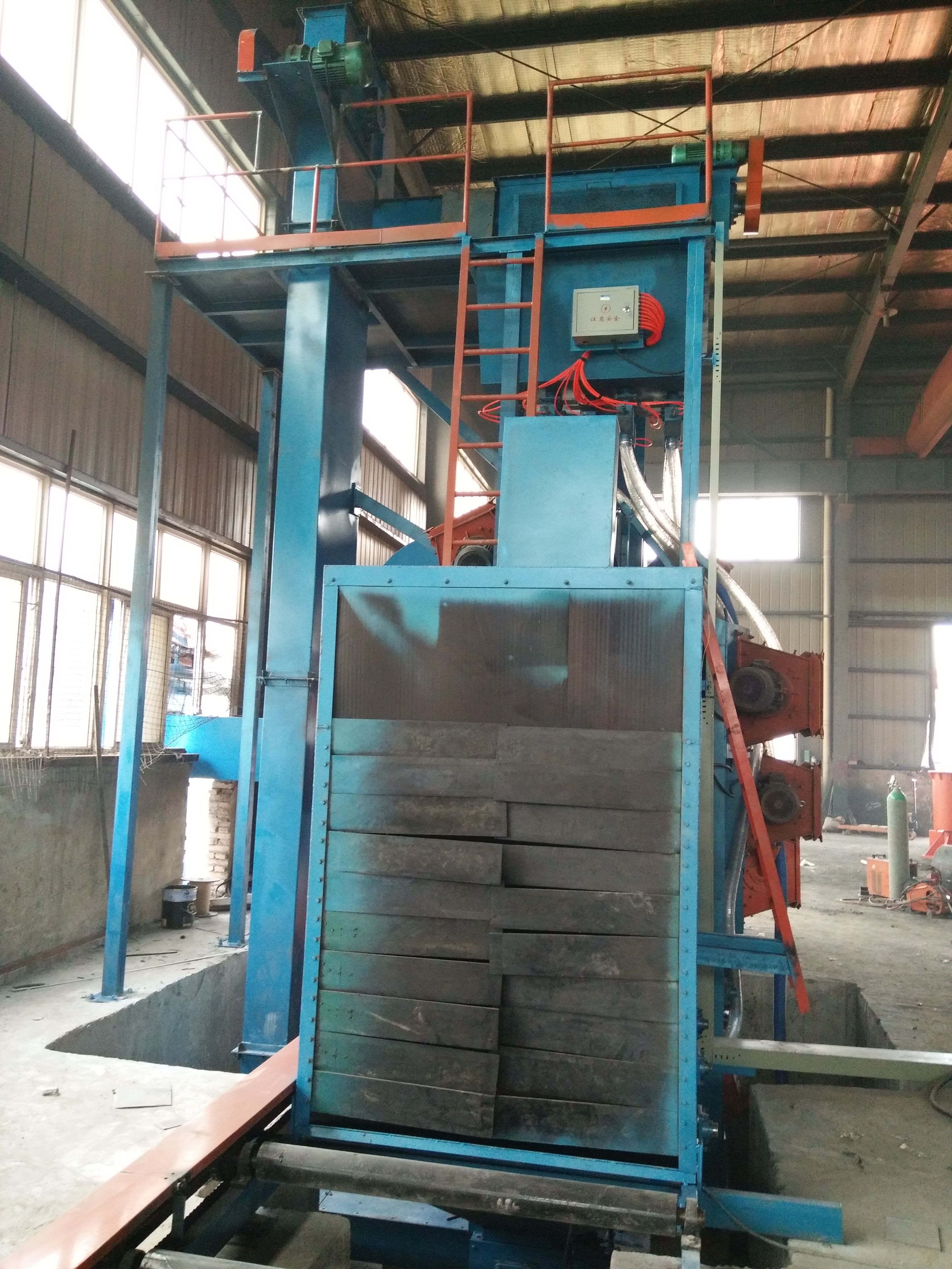 供應(yīng)無(wú)地坑輥道通過(guò)式拋丸機(jī)|青島無(wú)地坑拋丸機(jī)廠|青島無(wú)地坑拋丸機(jī)供應(yīng)商|青島輥道拋丸機(jī)價(jià)格|青島無(wú)地坑通過(guò)式拋丸機(jī)規(guī)格