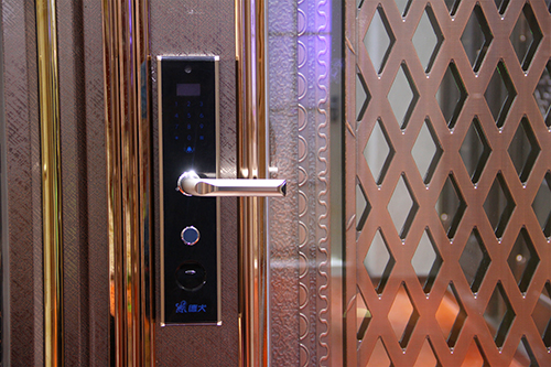 智能門鎖好物推薦，德犬手機(jī)門鎖