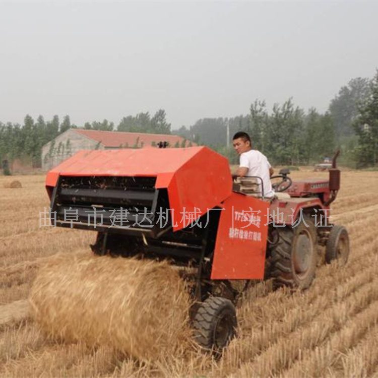 半自動(dòng)秸稈類撿拾打捆機(jī)圖片