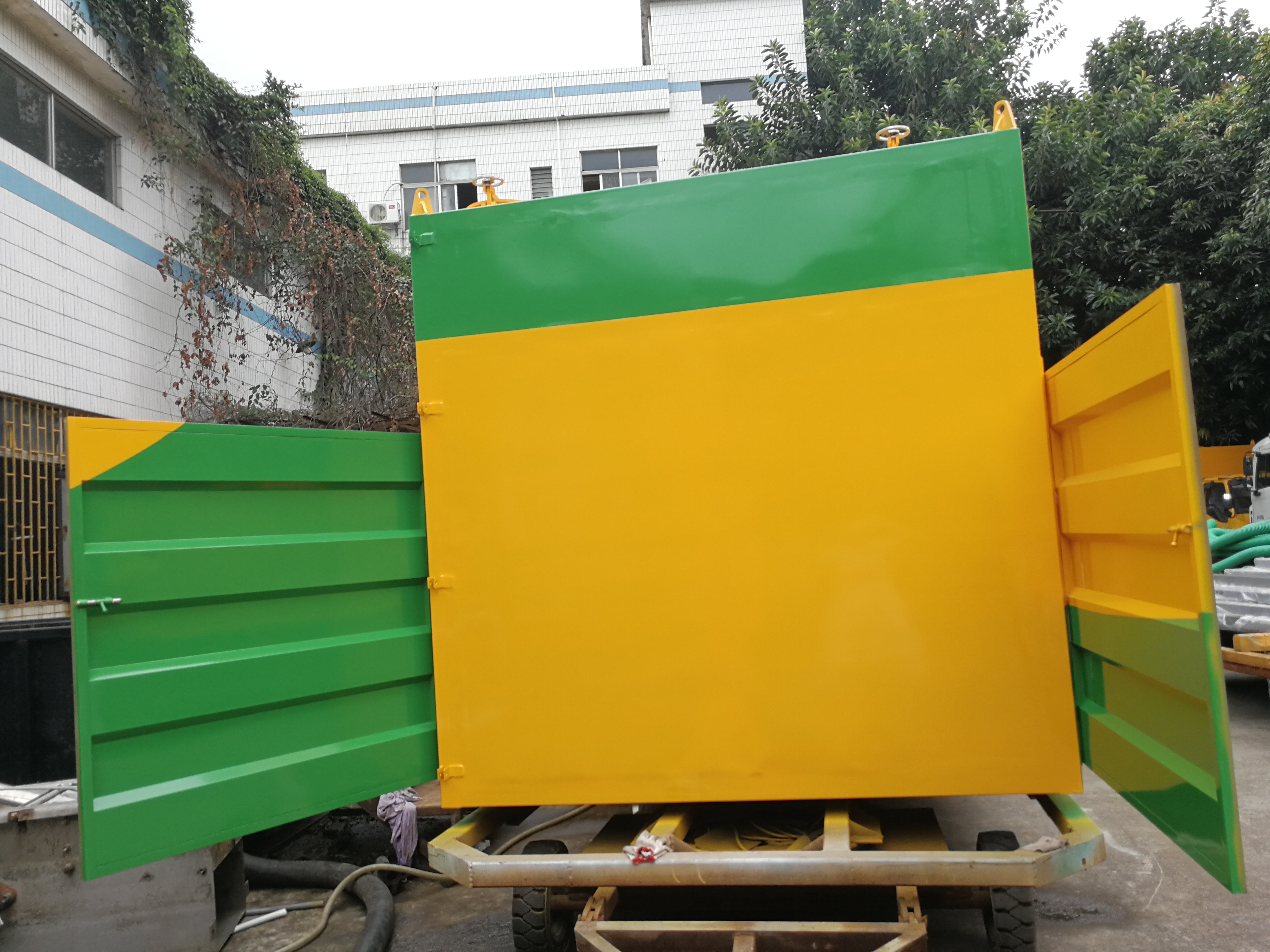 清掏吸糞車 作業(yè)現(xiàn)場展示