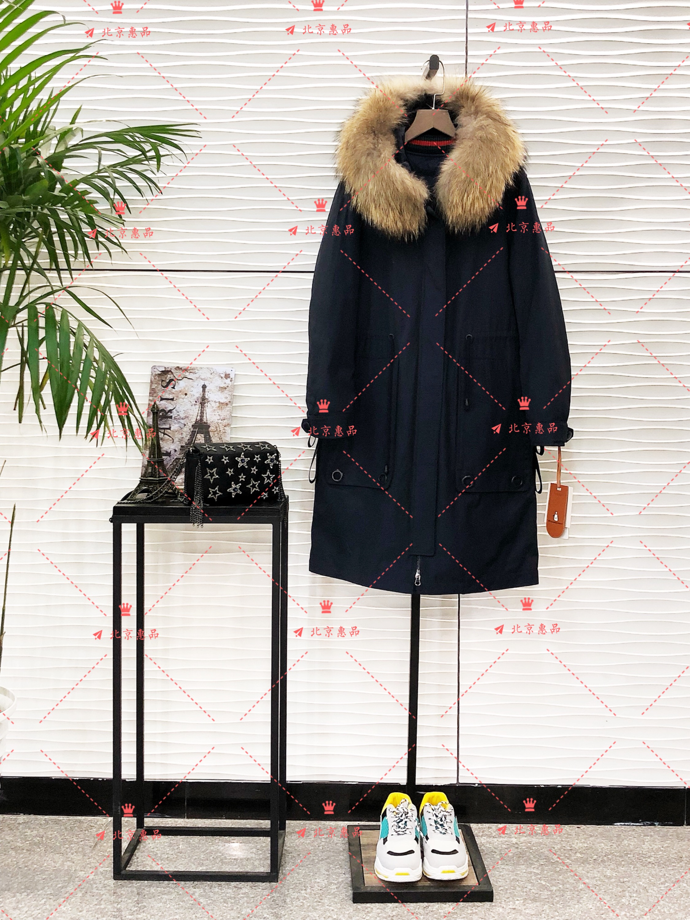 歐版時尚女裝長款大毛領(lǐng)派克服折扣貨源北京惠品