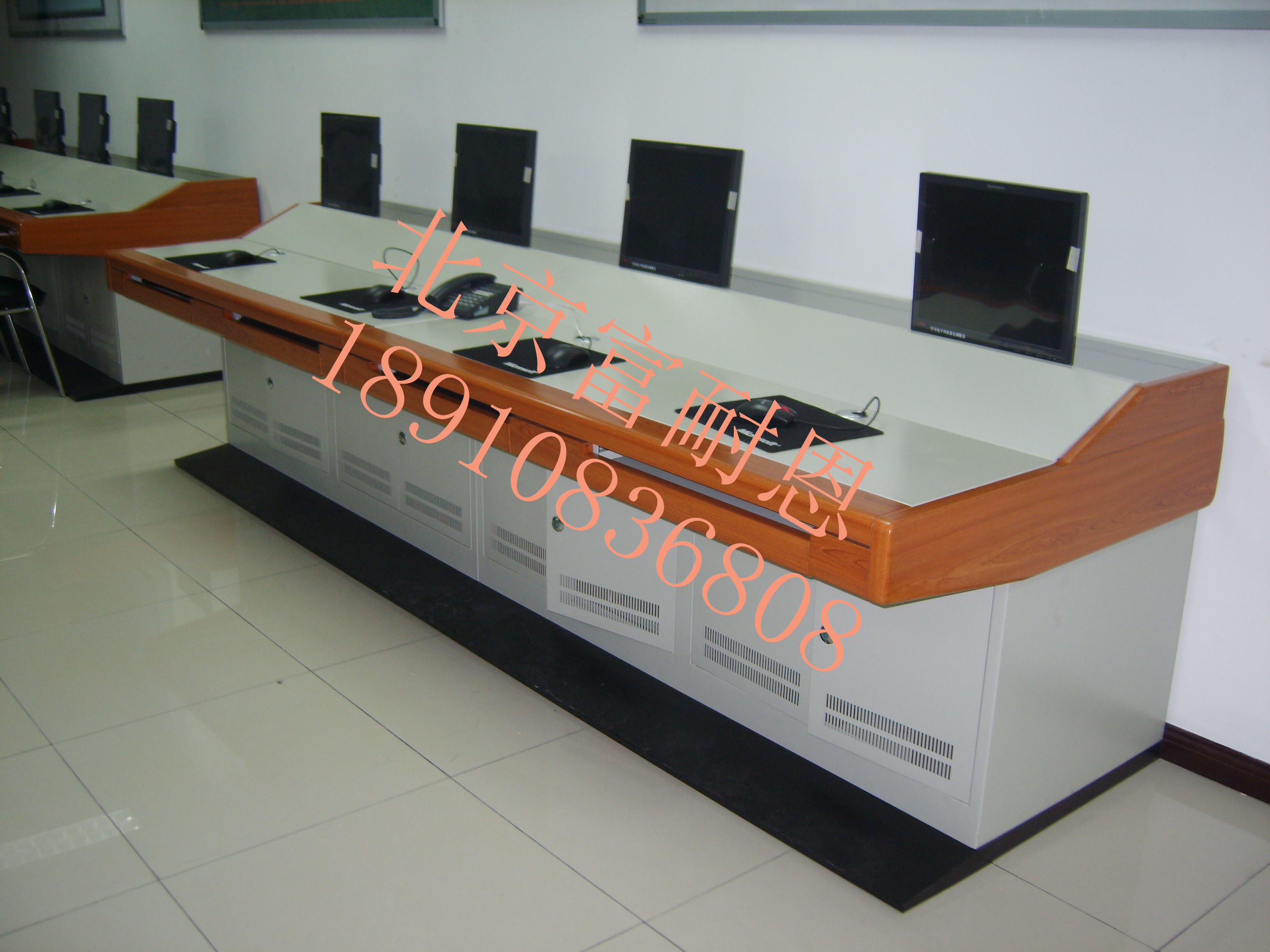 監(jiān)控操作臺(tái)弧形控制臺(tái)調(diào)度臺(tái)圖片/監(jiān)控操作臺(tái)弧形控制臺(tái)調(diào)度臺(tái)樣板圖 (3)