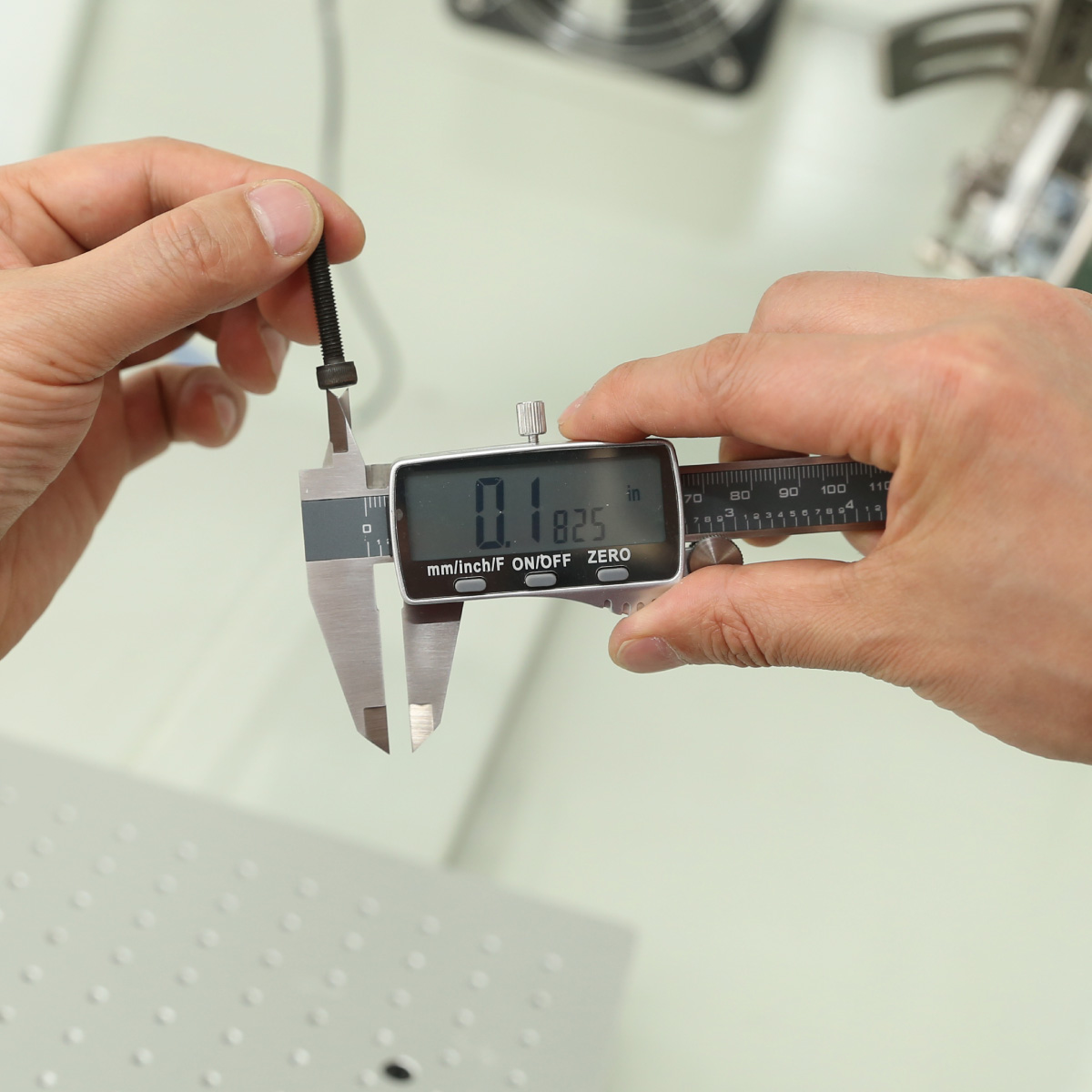 不銹鋼帶分?jǐn)?shù)數(shù)顯游標(biāo)卡尺電子卡尺圖片/不銹鋼帶分?jǐn)?shù)數(shù)顯游標(biāo)卡尺電子卡尺樣板圖 (3)