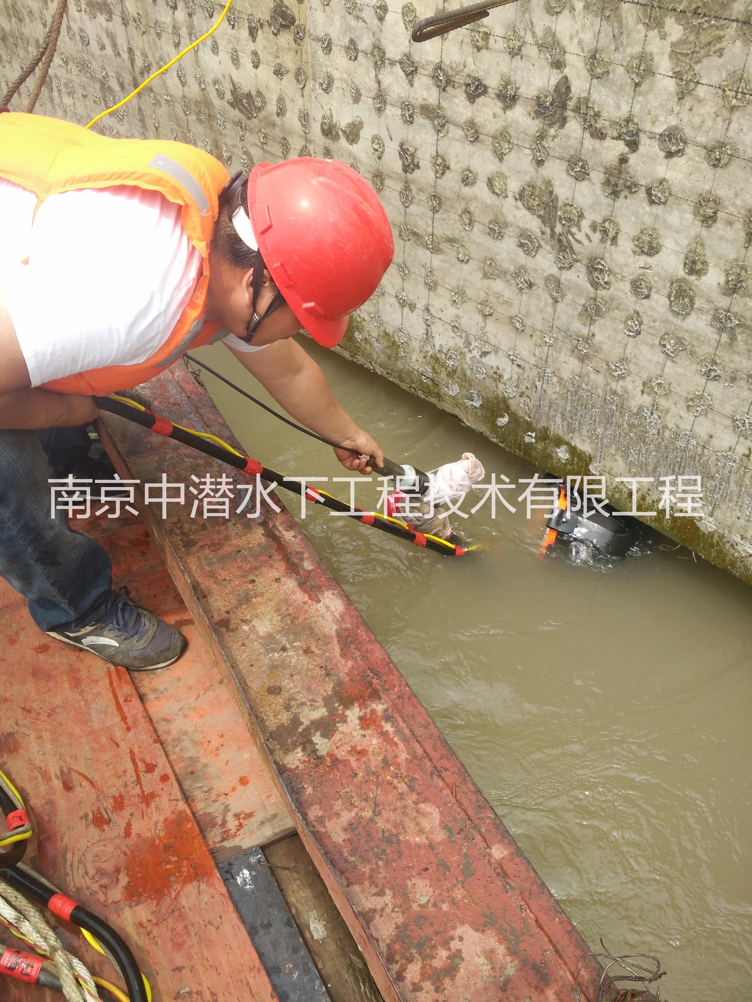 宿迁中潜水下安装维修录像 管道疏通 河道疏浚 检测摄像 取证切割 焊接 潜水打捞探查清理图片