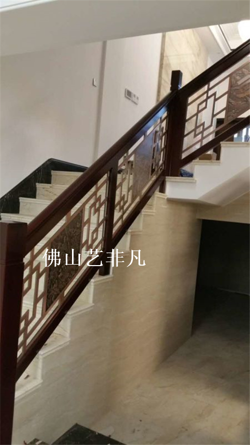 吉安歐式鋁藝護(hù)欄 別墅玫瑰金鋁板鏤空雕花樓梯護(hù)欄廠家